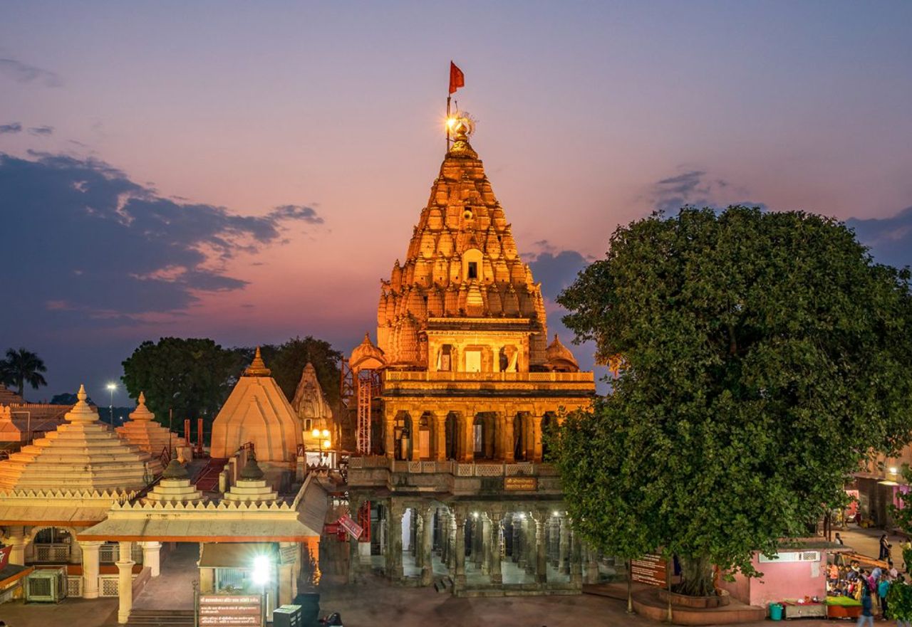 Sacred ghat and temple tour